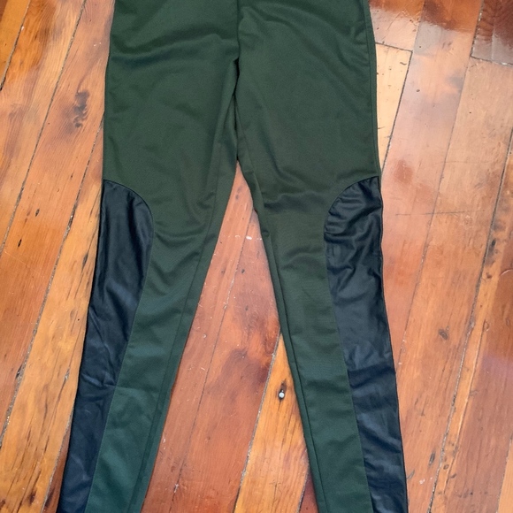 Kim kardashian Pants - Kim Kardashian leggings Kim kardashian Pants - Kim Kardashian leggings